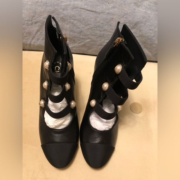 Chanel Leather Ankle Boots Cap Toe - Picture 2 of 14
